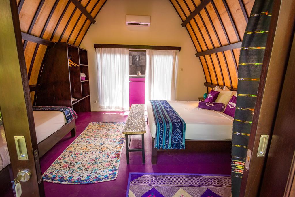 Diversia Diving Club & Bungalows Гілі-Траванган Екстер'єр фото